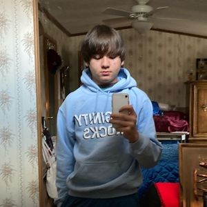 Meet your Posher, Logan